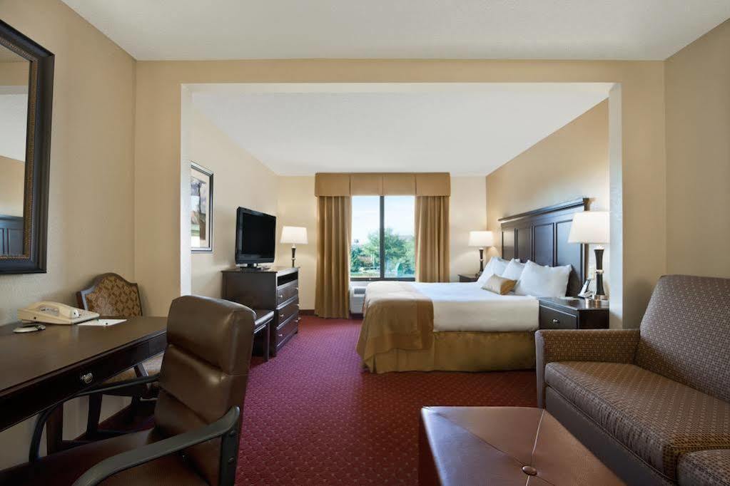 Spark By Hilton